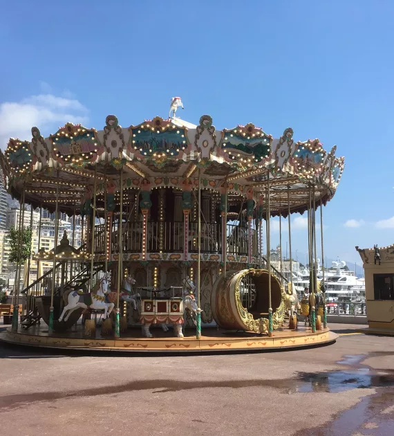 Carouselle Palace 1900