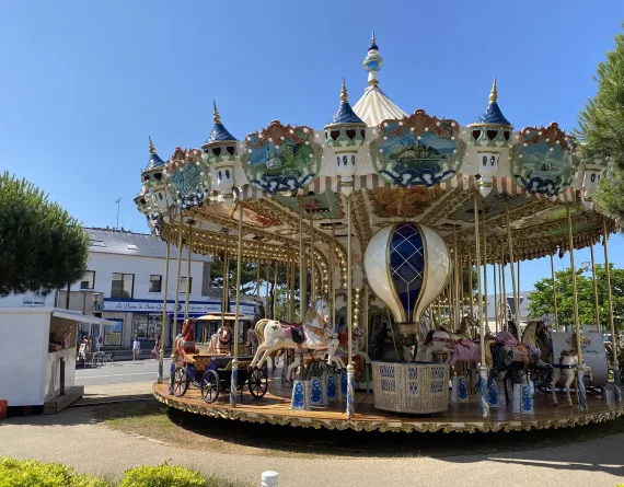Grand Carrousel 1900