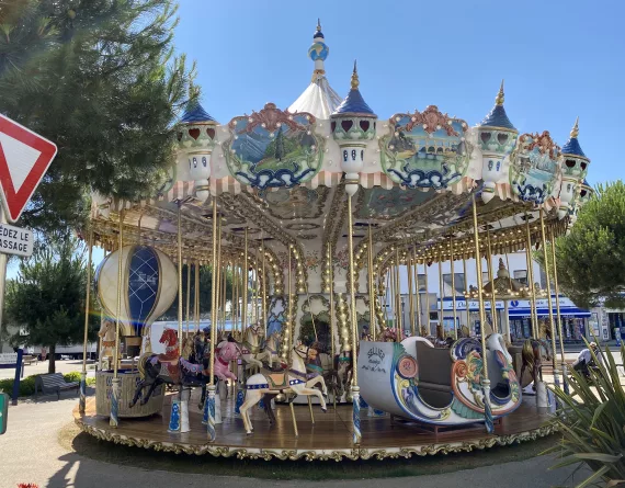Grand Carrousel 1900