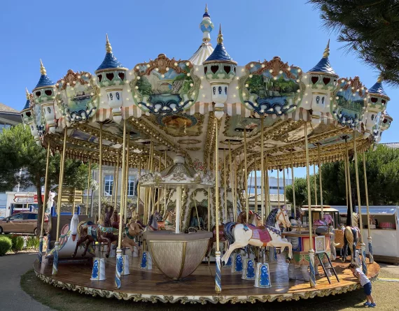 Grand Carrousel 1900